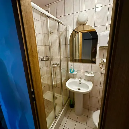Hostal Tolek *